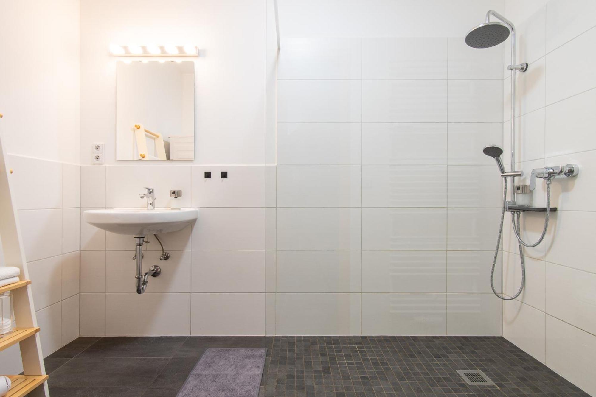 Luxurioeses Apartment, 10Min Innenstadt, Parkplatz Эрфурт Экстерьер фото